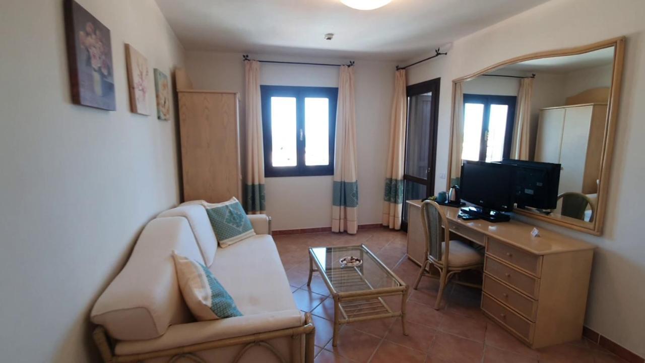 Hotel Mon Repos Baja Sardinia Exterior photo