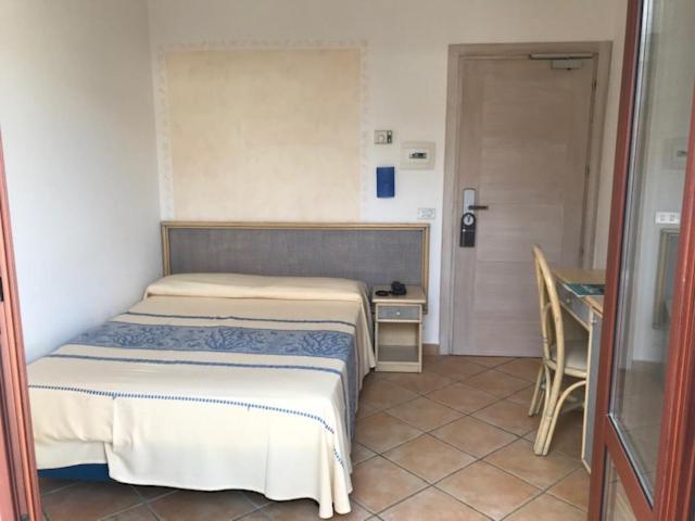 Hotel Mon Repos Baja Sardinia Exterior photo