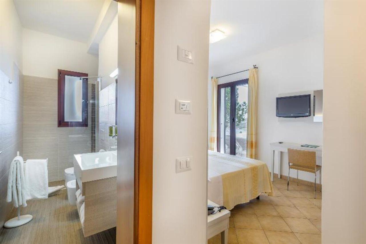 Hotel Mon Repos Baja Sardinia Exterior photo